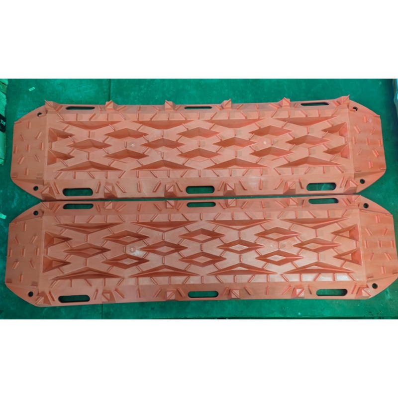 2pc  Recovery Tracks Sand Track 10T Sand / Snow / Mud Trax 4WD Orange Color