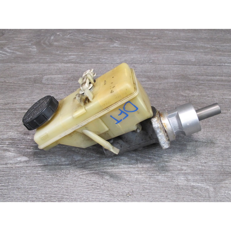 02-05 Ford Thunderbird Brake Master Cylinder w Fluid Reservoir OEM