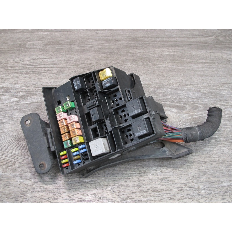 02-05 Ford Thunderbird Power Distribution Fuse Relay Box Module OEM
