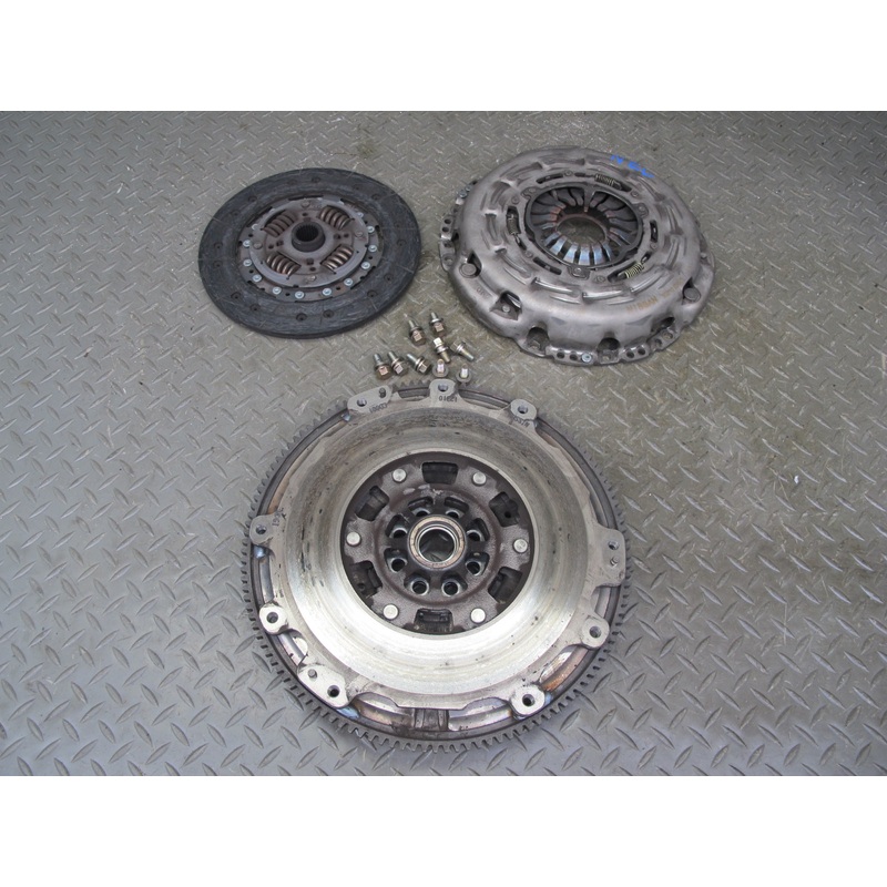 05-06 Nissan 350Z Z33 FS6R31A M/T Clutch Flywheel Pressure Plate Set 46K OEM