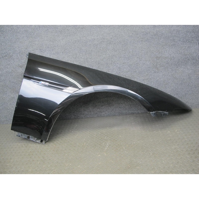 2006-2010 BMW E63 E64 M6 Front Right Fender Shell Cover Panel