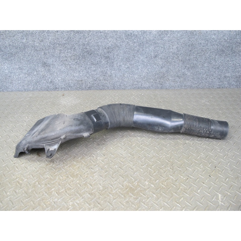 86-91 Mercedes W126 Left Air Intake Hose Pipe Line 1170940911 OEM