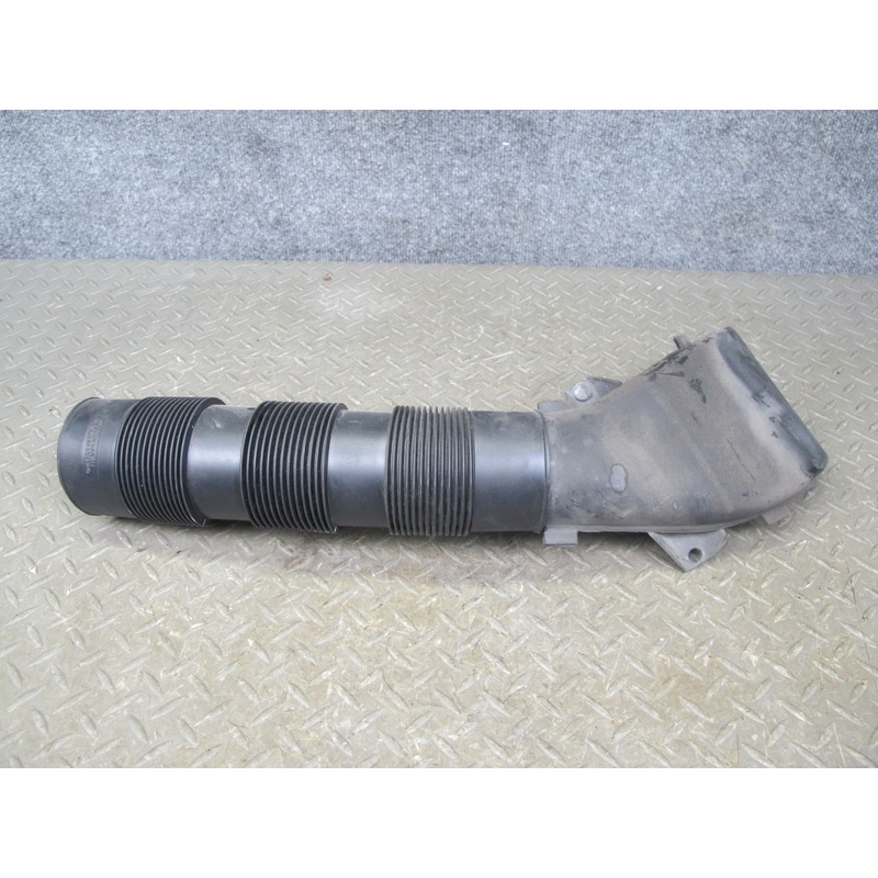 86-91 Mercedes W126 Right Air Intake Hose Pipe Line 1170940811 OEM