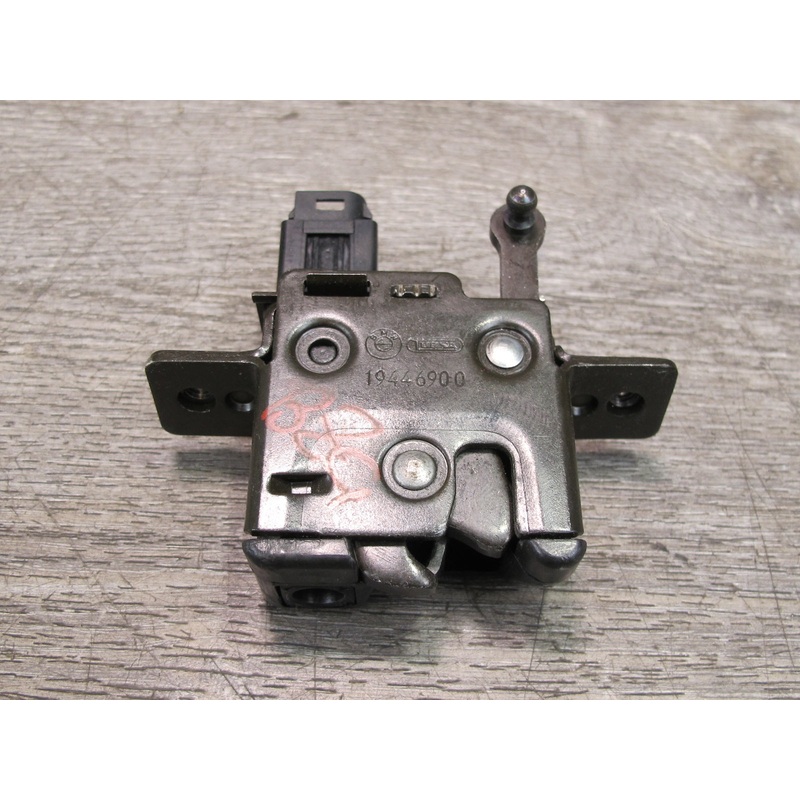 96-02 BMW E36/7 Z3 Roadster Trunk Lock Latch Actuator 1944690 OEM