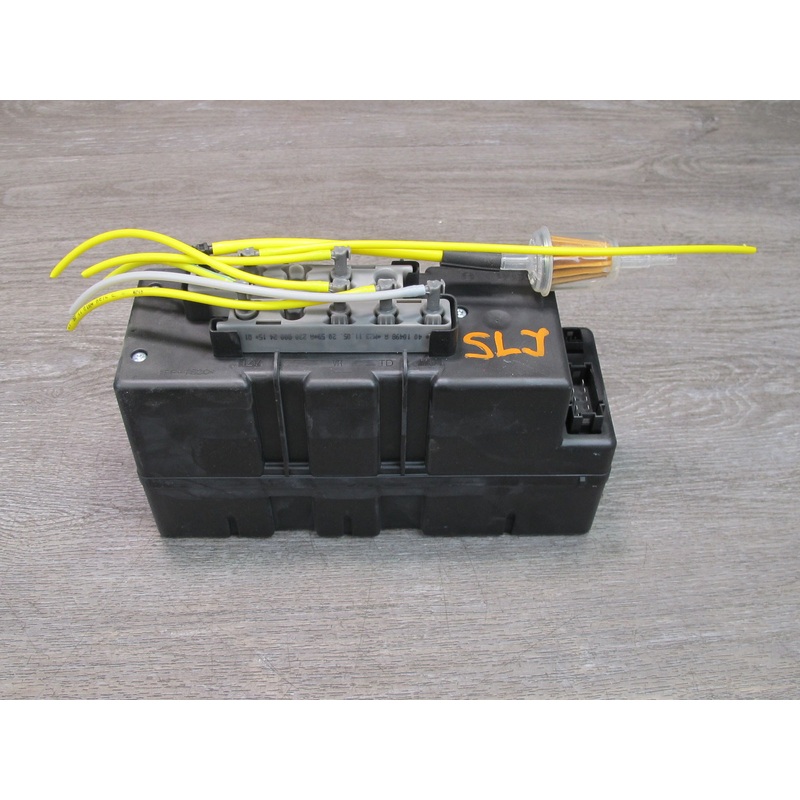 03-12 Mercedes R230 Central Lock Door Locking Vacuum Pump 2308000448