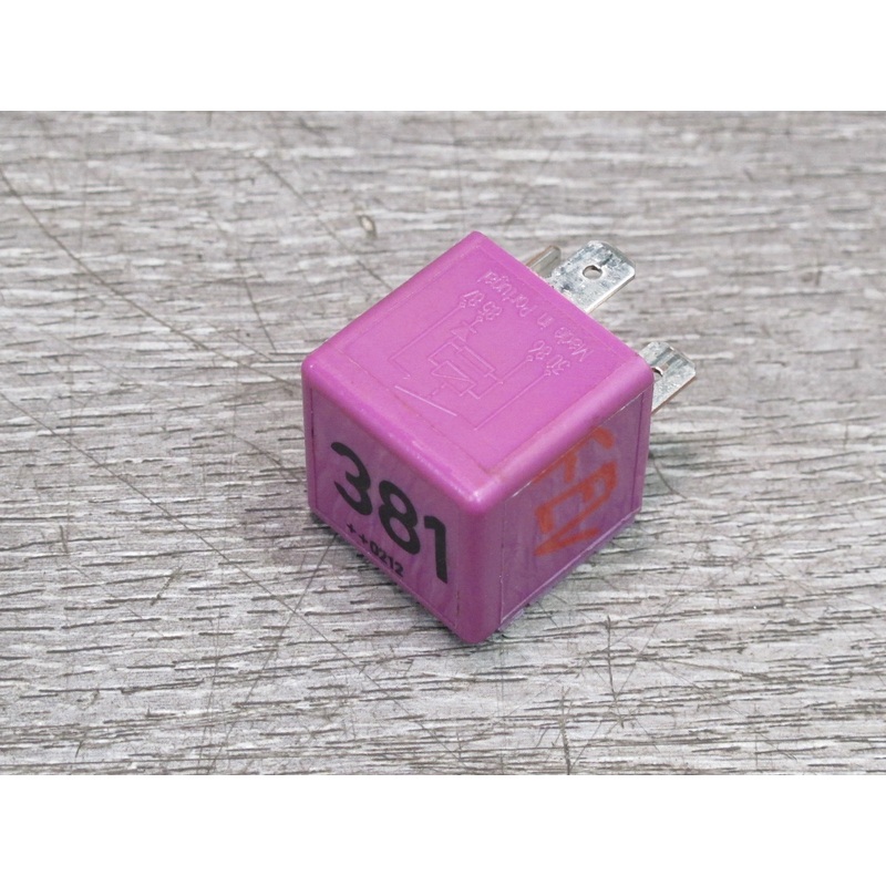 99-03 VW Eurovan T4 Multi Purpose 381 Relay Module 431951253G OEM
