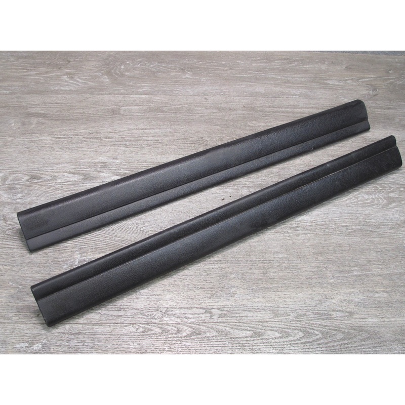 02-05 Ford Thunderbird Set of 2 Left & Right Door Inner Sill Plate Trim OEM