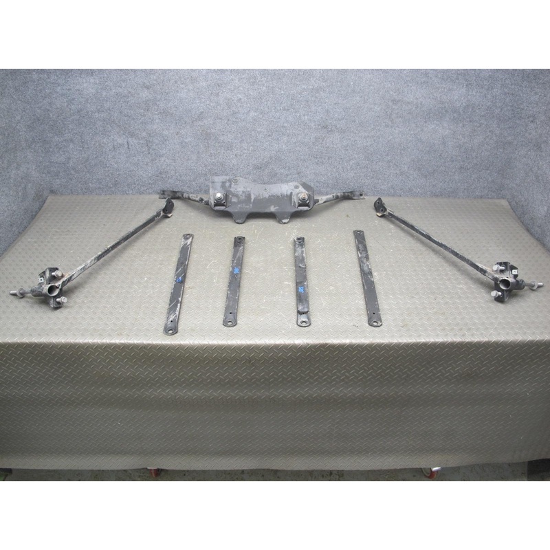 2007-2010 BMW E64 M6 Convertible Front Reinforcement Strut Bar Support Set