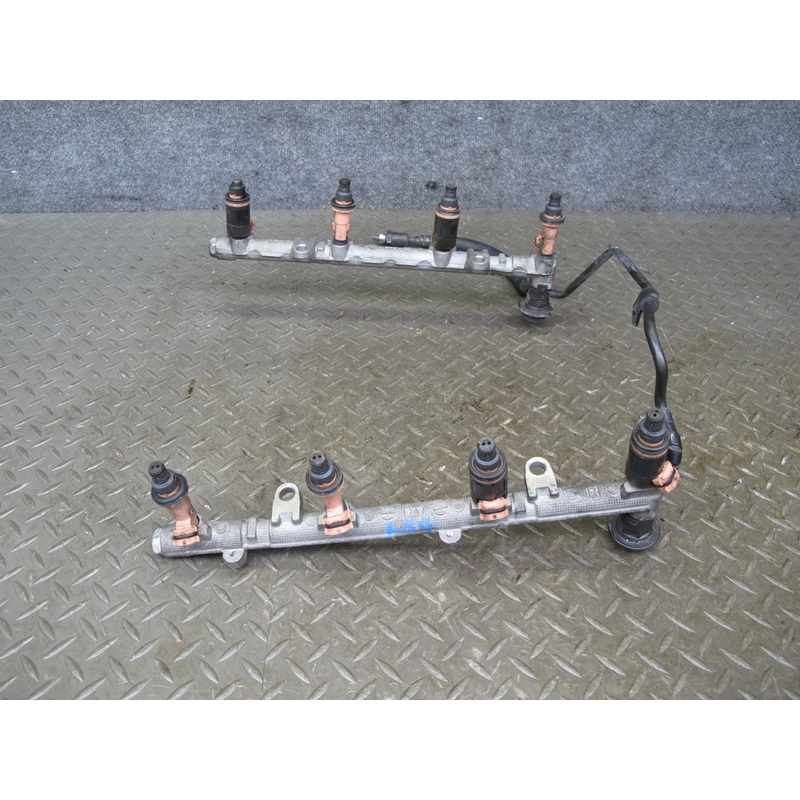 01-06 Lexus LS430 UCF30L Fuel Rail Injector Set Assembly OEM
