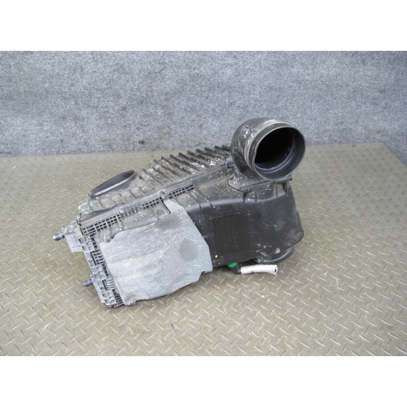 03-10 Porsche Cayenne 957 S GTS Engine Right Side Air Filter Cleaner Box Housing