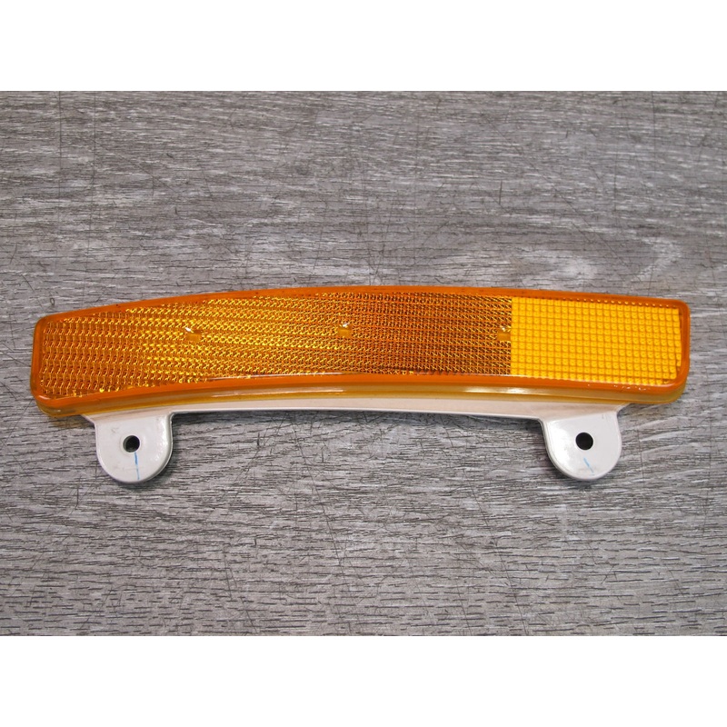 04-05 Nissan 350Z Z33 Convert Front Bumper Right Reflector Marker Light Lamp OEM