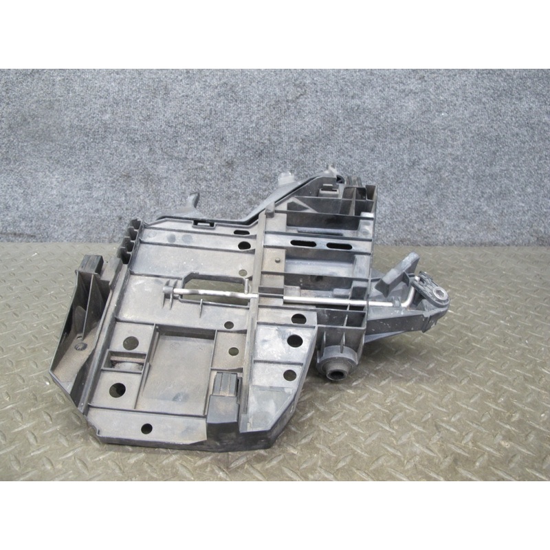 2008-2010 Porsche Cayenne 957 Front Left Side Headlight Mount Bracket Support
