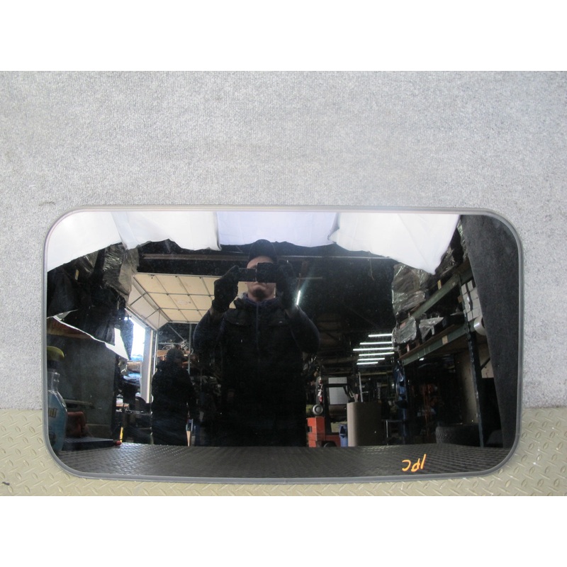 2003-2010 Porsche Cayenne 957 Front Upper Sunroof Moon Roof Glass Window