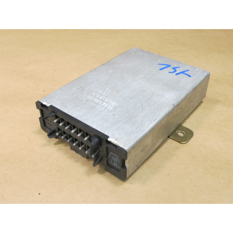 81-85 Mercedes R107 Cruise Control Module 0015457632 OEM