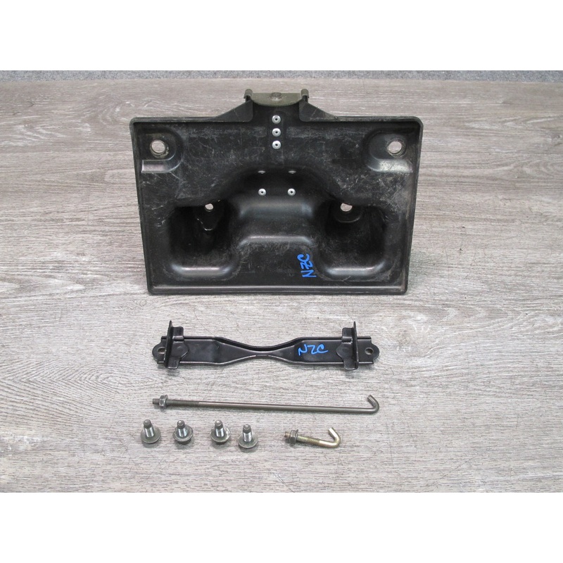 03-09 Nissan 350Z Z33 Battery Tray Mount Bracket Support OEM