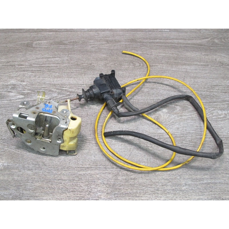 84-91 Mercedes W126 C126 Coupe Right Door Lock Latch Actuator OEM