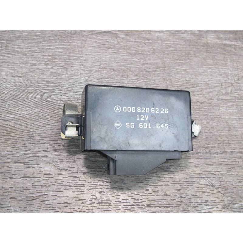86-91 Mercedes W126 C126 Heated Seat Control Module Relay 0008206226 OEM
