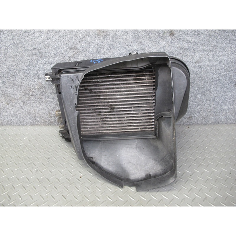 2008-2014 BMW E71 E72 X6 4.4L N63 Engine Right Oil Cooler Radiator w Shroud
