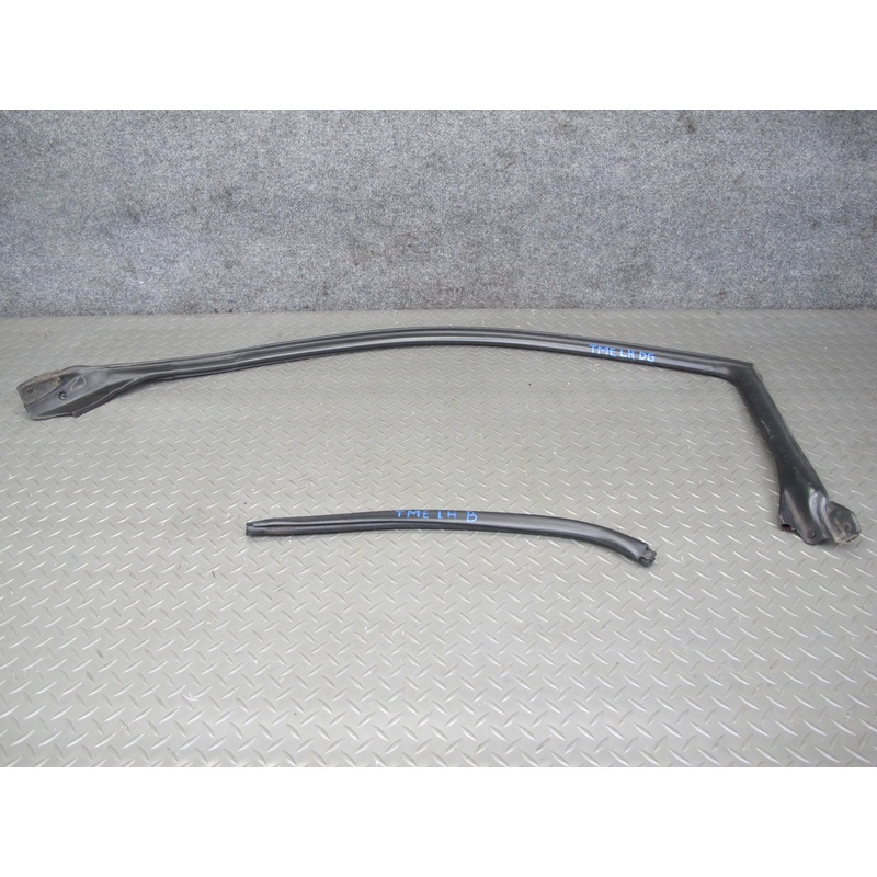 91-95 Toyota SW21L MR2 Set of 2 Left Door Weatherstrip Rubber Seal OEM