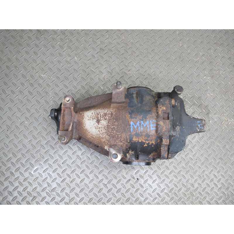 82-84 Mercedes W123 300D Rear Axle Differential Carrier 3.07 Ratio OEM