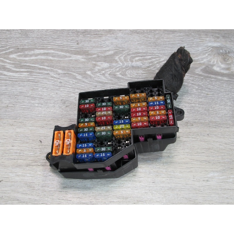 2008-2010 Porsche Cayenne 957 Dash Front Right Fuse Relay Box Module