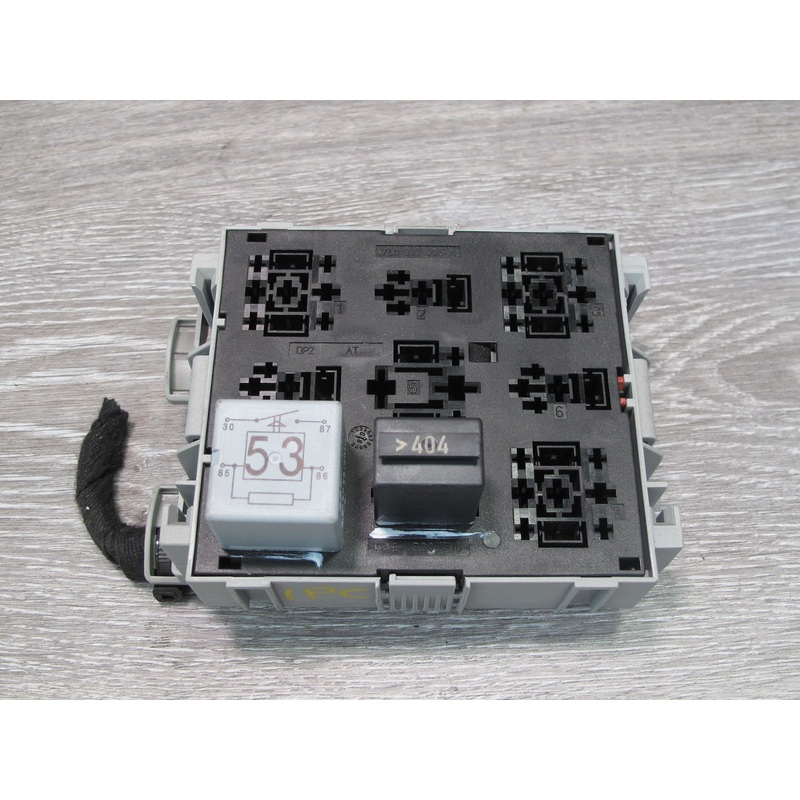 2008-2010 Porsche Cayenne 957 Front SAM Power Distribution Fuse Relay Box Module
