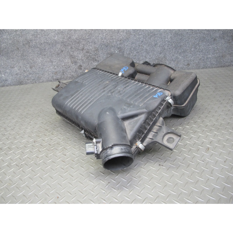 2009 Pontiac Solstice GXP Air Intake Cleaner Filter Box w MAF Sensor OEM