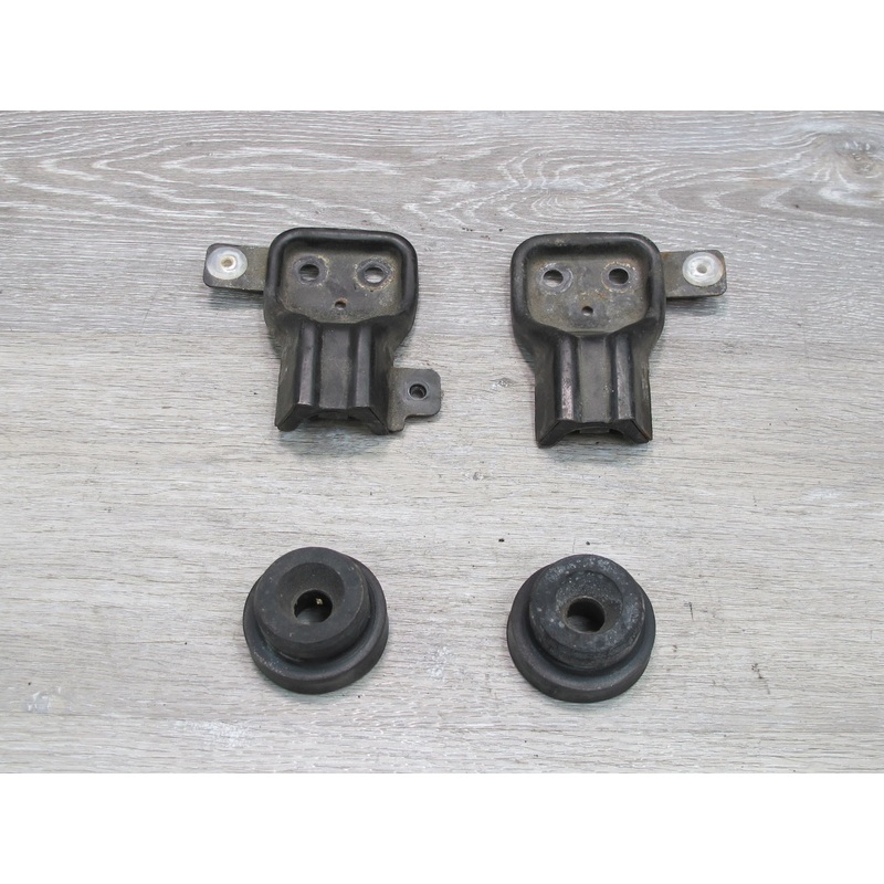 92-00 Lexus UZZ30L SC300 SC400 Engine Radiator Mount Bracket Support Set OEM