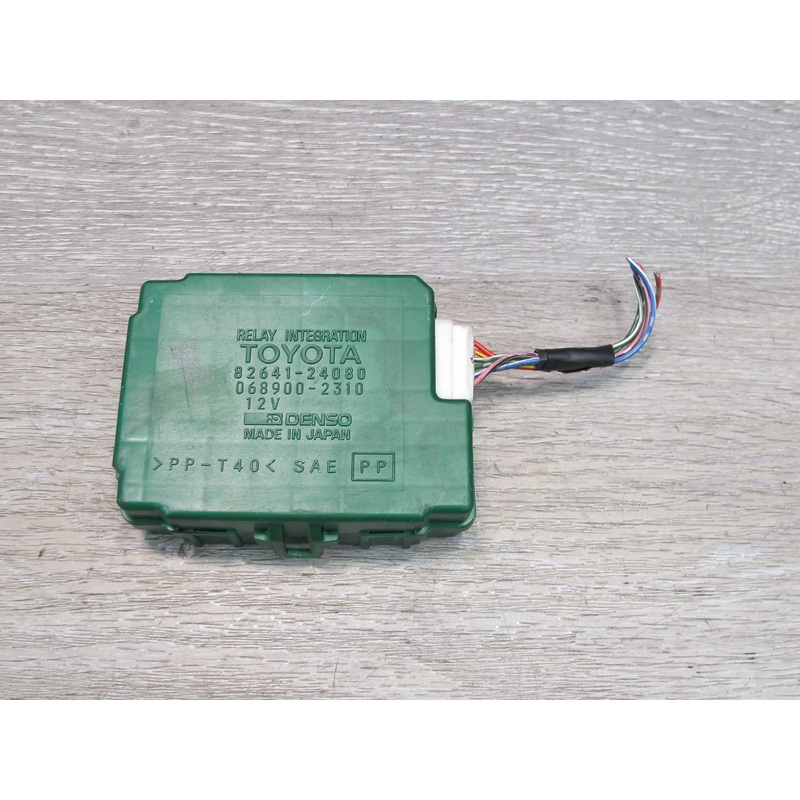 95-96 Lexus UZZ30L SC300 SC400 Integration Relay Control Module 82641-24080 OEM