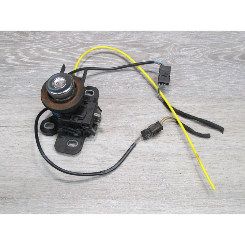 98-99 Mercedes W140 Rear Trunk Lid Lock Cylinder OEM