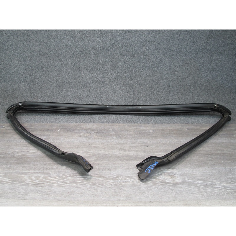 09-15 Mini R57 Convertible Windshield A Pillar Weatherstrip Rubber Seal OEM