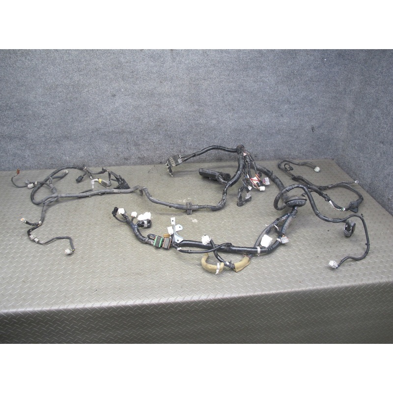 2007 Nissan 350Z Z33 VQ35HR A/T Engine Bay Wire Wiring Harness w  Fuse Box OEM
