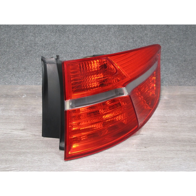 2008-2012 BMW X6 E71 E72 Rear Right Outer Tail Light Lamp