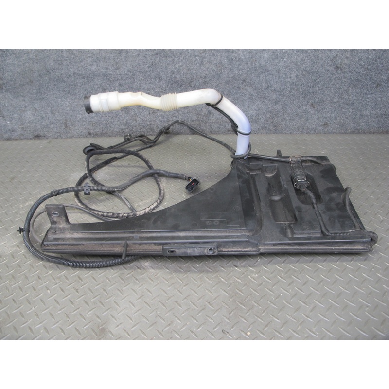 2017-2020 Maserati Levante M161 Windshield Washer Fluid Reservoir Tank w Pump