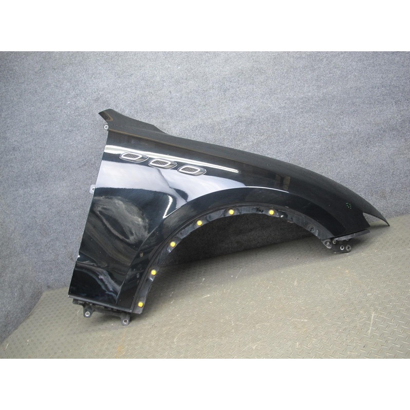 2017-2024 Maserati Levante M161 Front Right Fender Shell Cover Panel Black