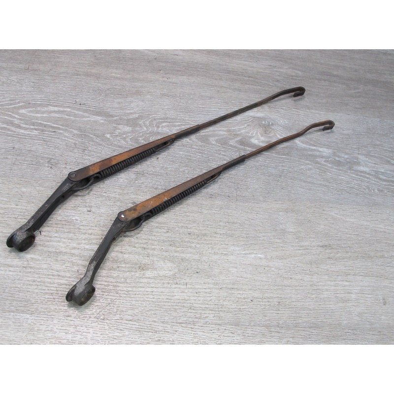 91-99 Mitsubishi 3000GT Set of 2 Front Left & Right Windshield Wiper Arm OEM