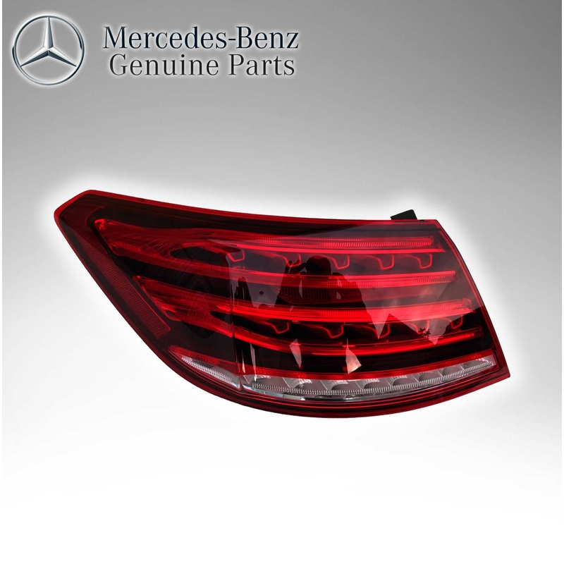 Mercedes Benz Genuine STOP LIGHT 2079063300